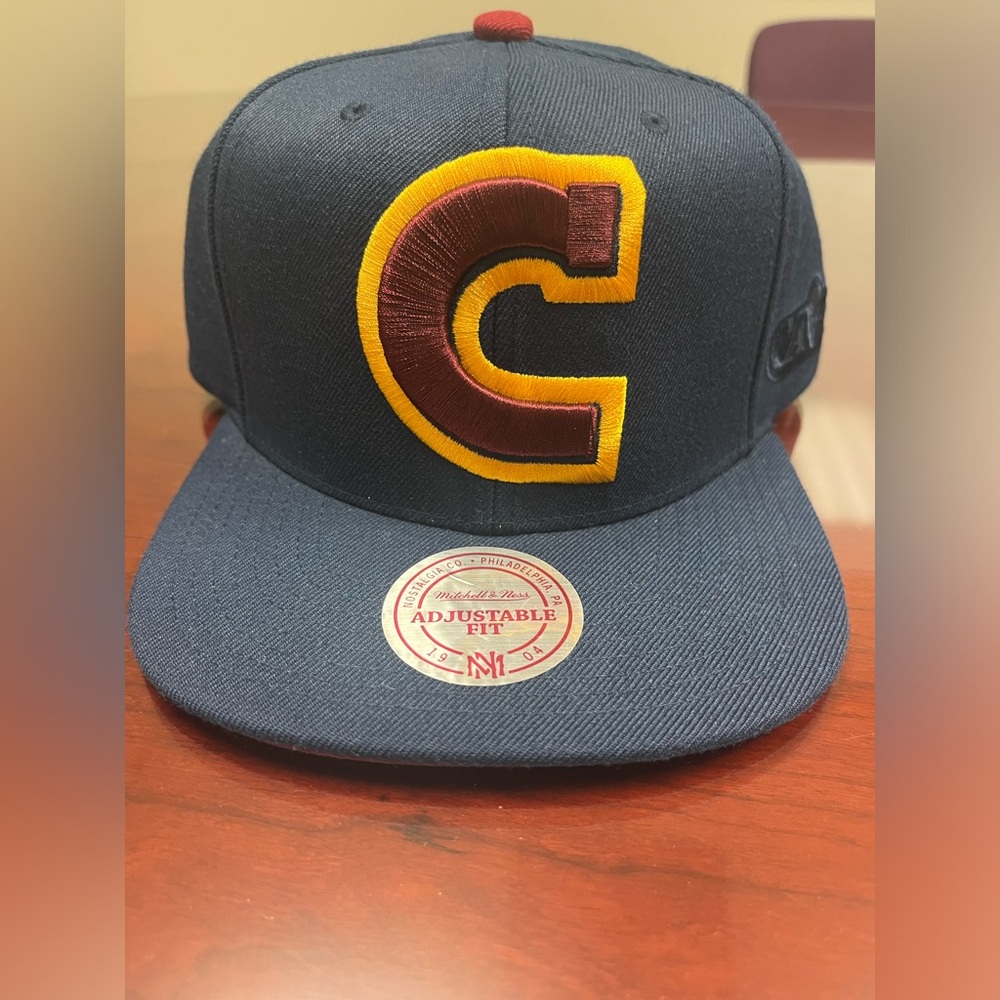 NWT Cleveland Cavaliers wool snapback